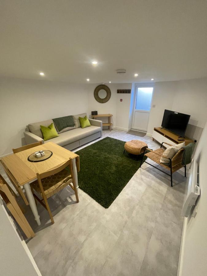 Quaint Central Basement Apartment Hereford Ngoại thất bức ảnh